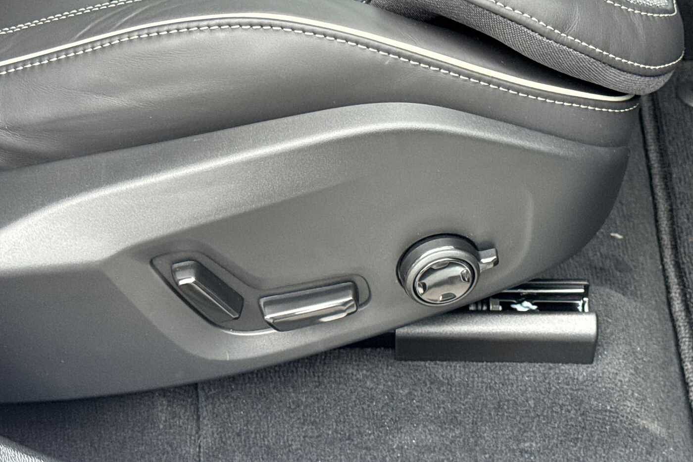 Used Volvo XC60 2025 for sale - 76630161: Photo 33