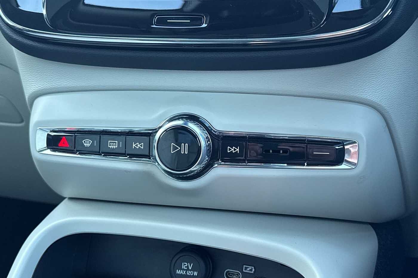 Used Volvo XC40 2025 for sale - 76652355: Photo 15