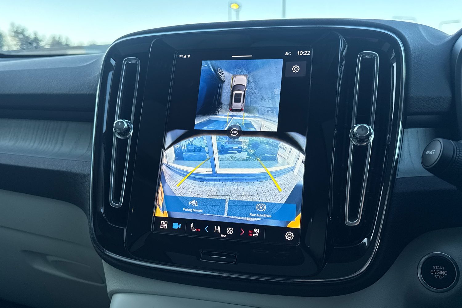 Used Volvo XC40 2025 for sale - 76652355: Photo 16