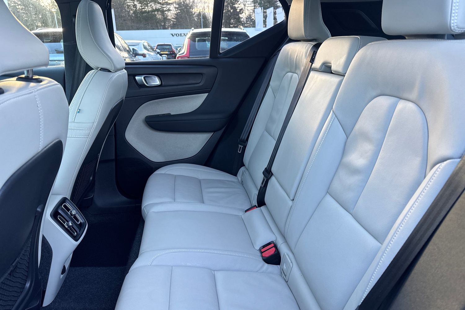 Used Volvo XC40 2025 for sale - 76652355: Photo 17