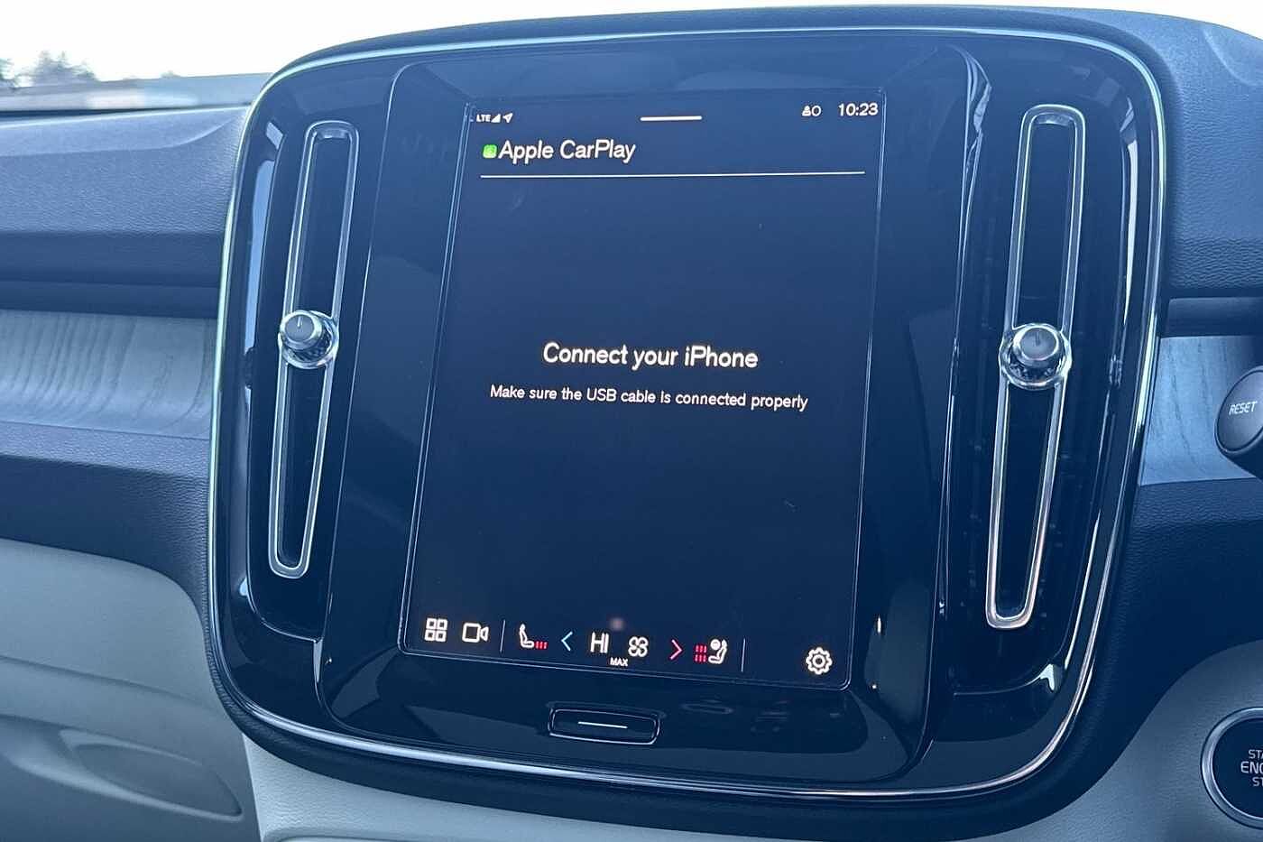 Used Volvo XC40 2025 for sale - 76652355: Photo 25