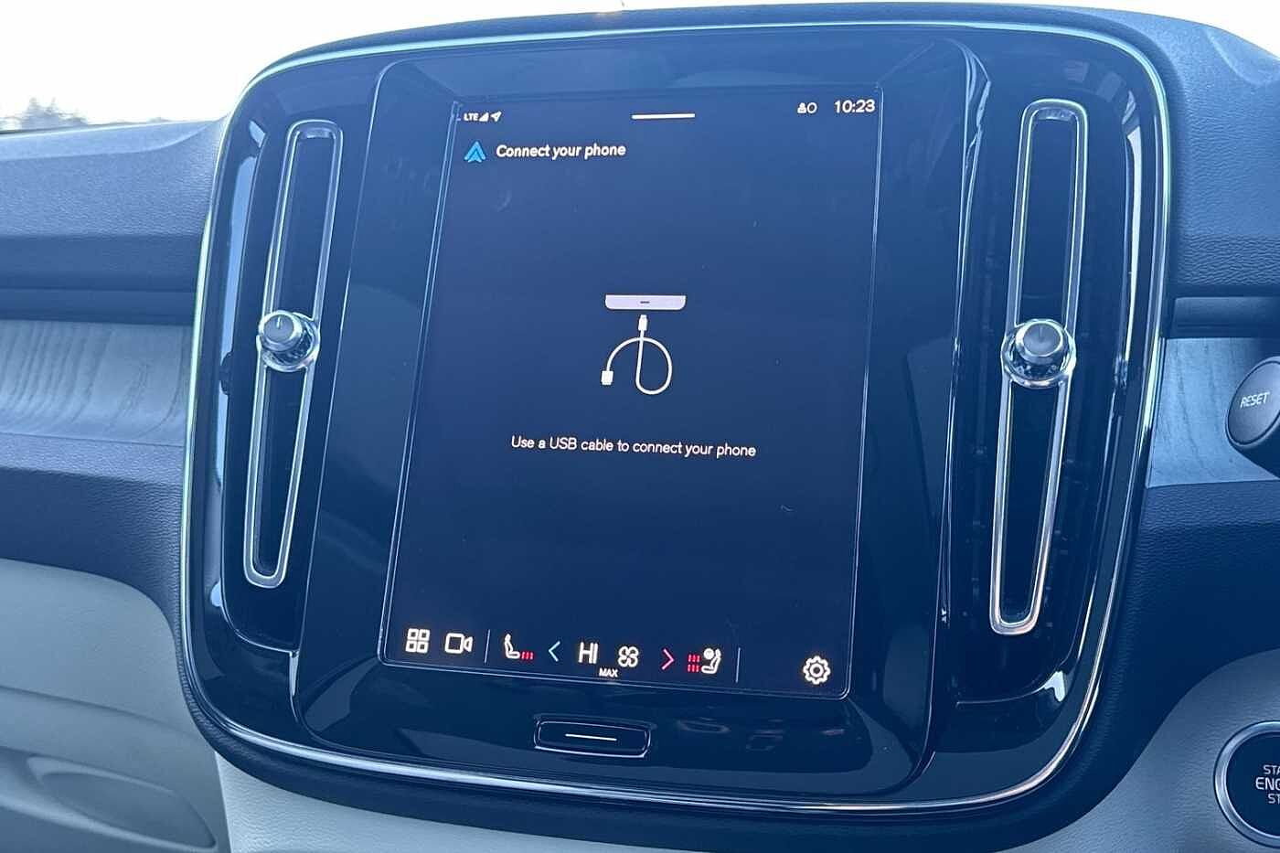 Used Volvo XC40 2025 for sale - 76652355: Photo 26