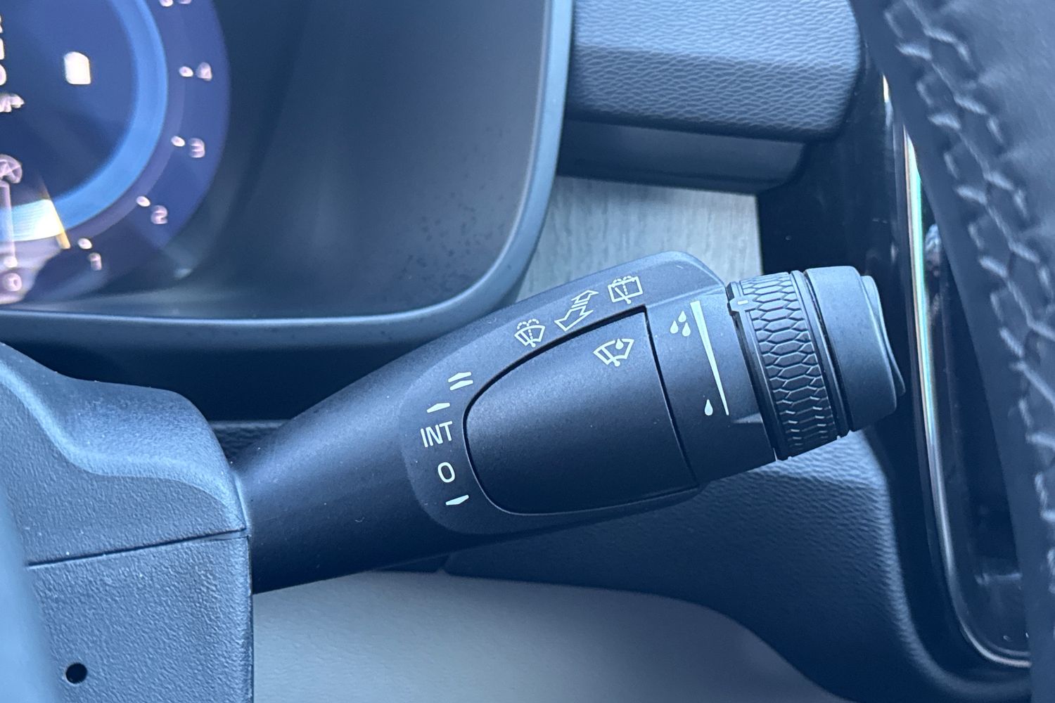 Used Volvo XC40 2025 for sale - 76652355: Photo 30