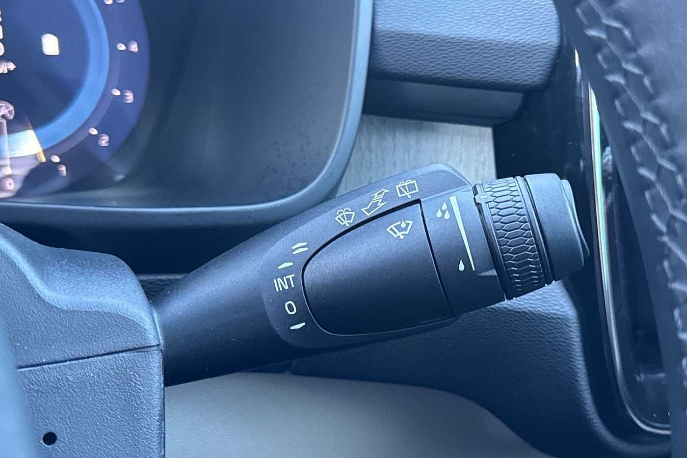 Used Volvo XC40 2025 for sale - 76652355: Photo 31