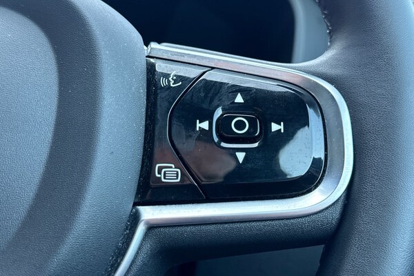 Used Volvo XC60 2023 for sale - 75468010: Photo 12