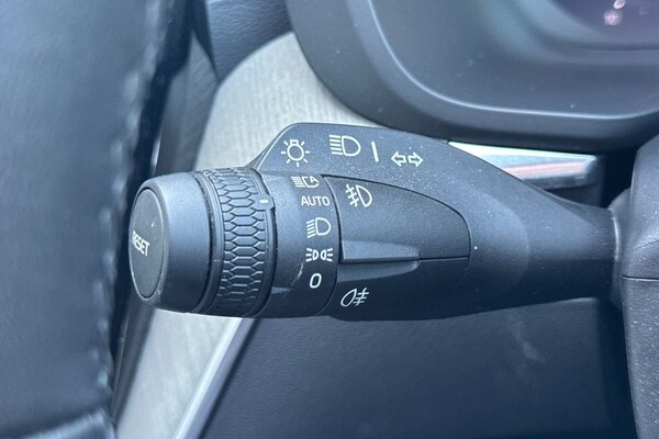 Used Volvo XC60 2023 for sale - 75468010: Photo 28