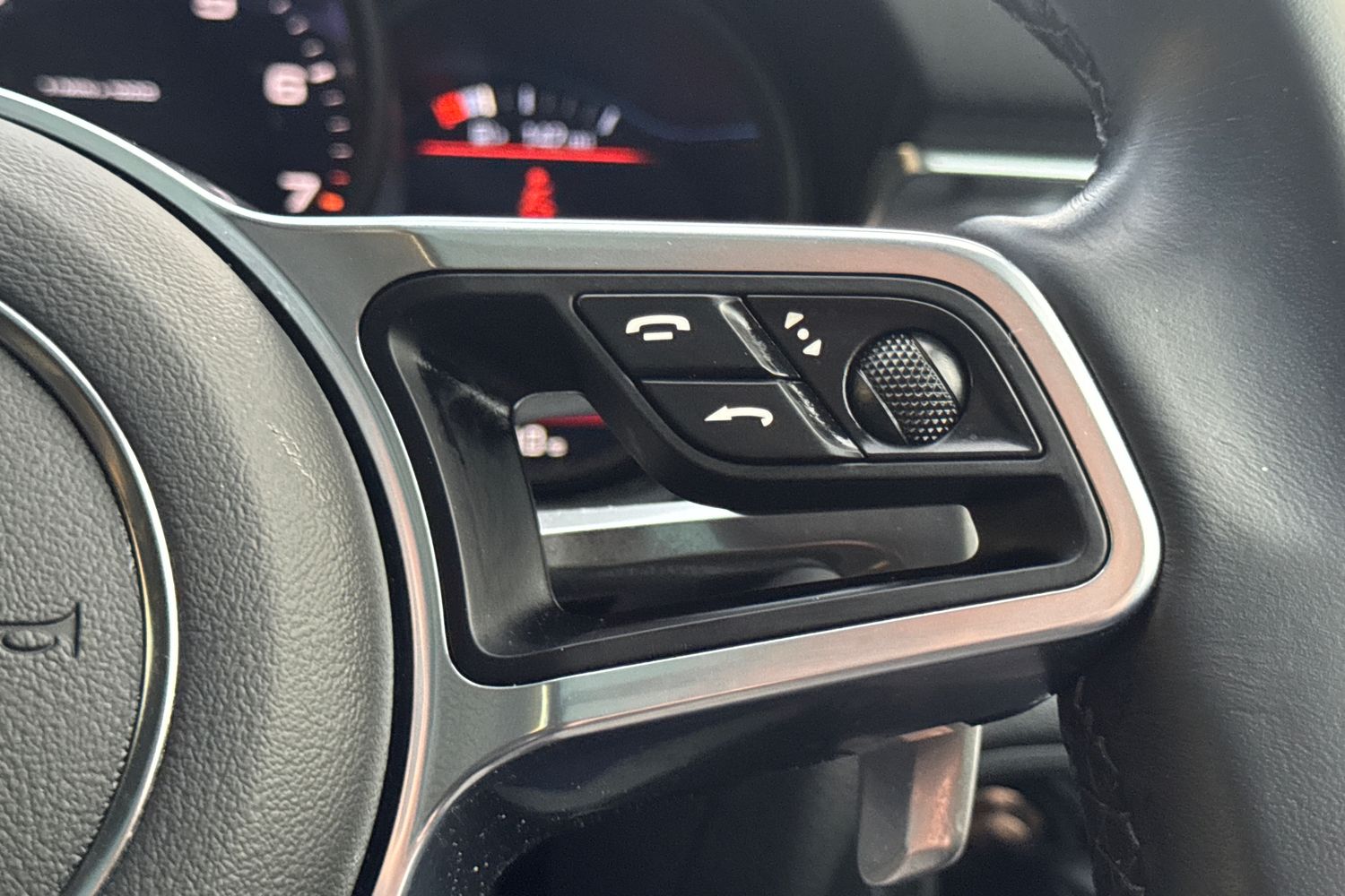 Used Porsche Macan 2021 for sale - 76664542: Photo 12