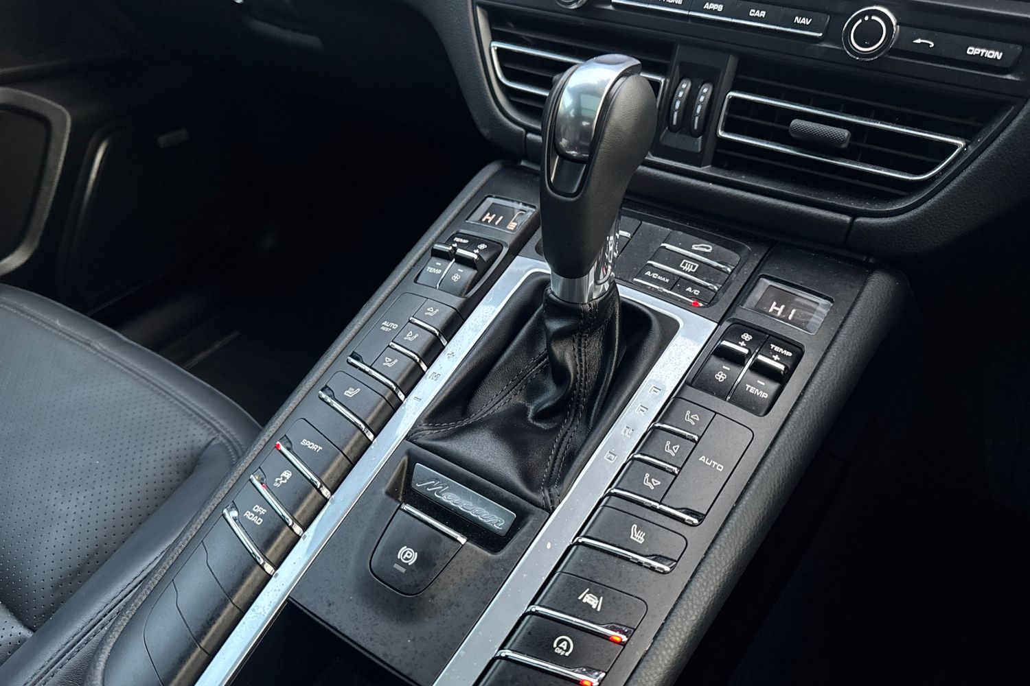 Used Porsche Macan 2021 for sale - 76664542: Photo 13