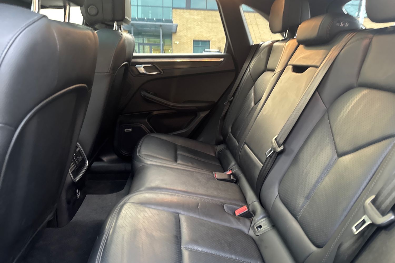 Used Porsche Macan 2021 for sale - 76664542: Photo 17