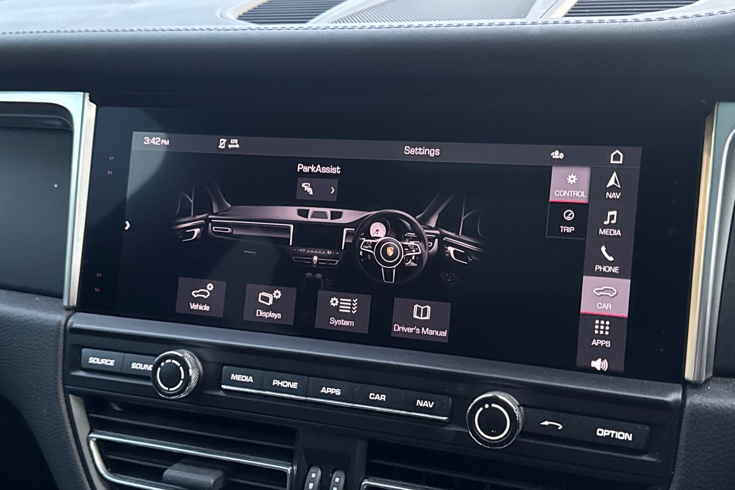 Used Porsche Macan 2021 for sale - 76664542: Photo 22