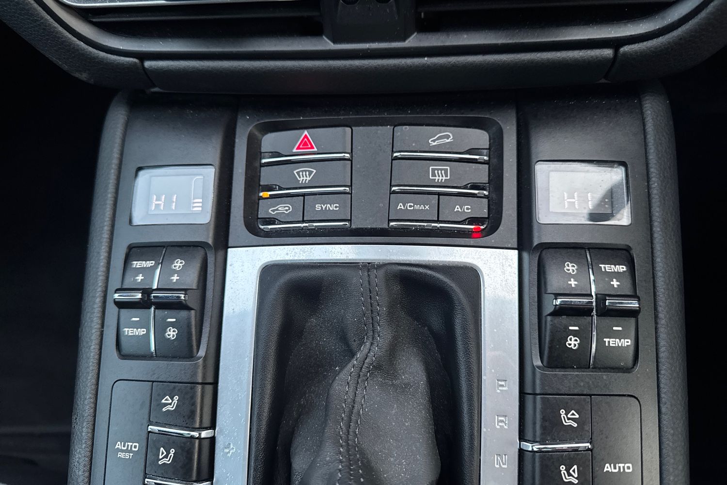 Used Porsche Macan 2021 for sale - 76664542: Photo 30