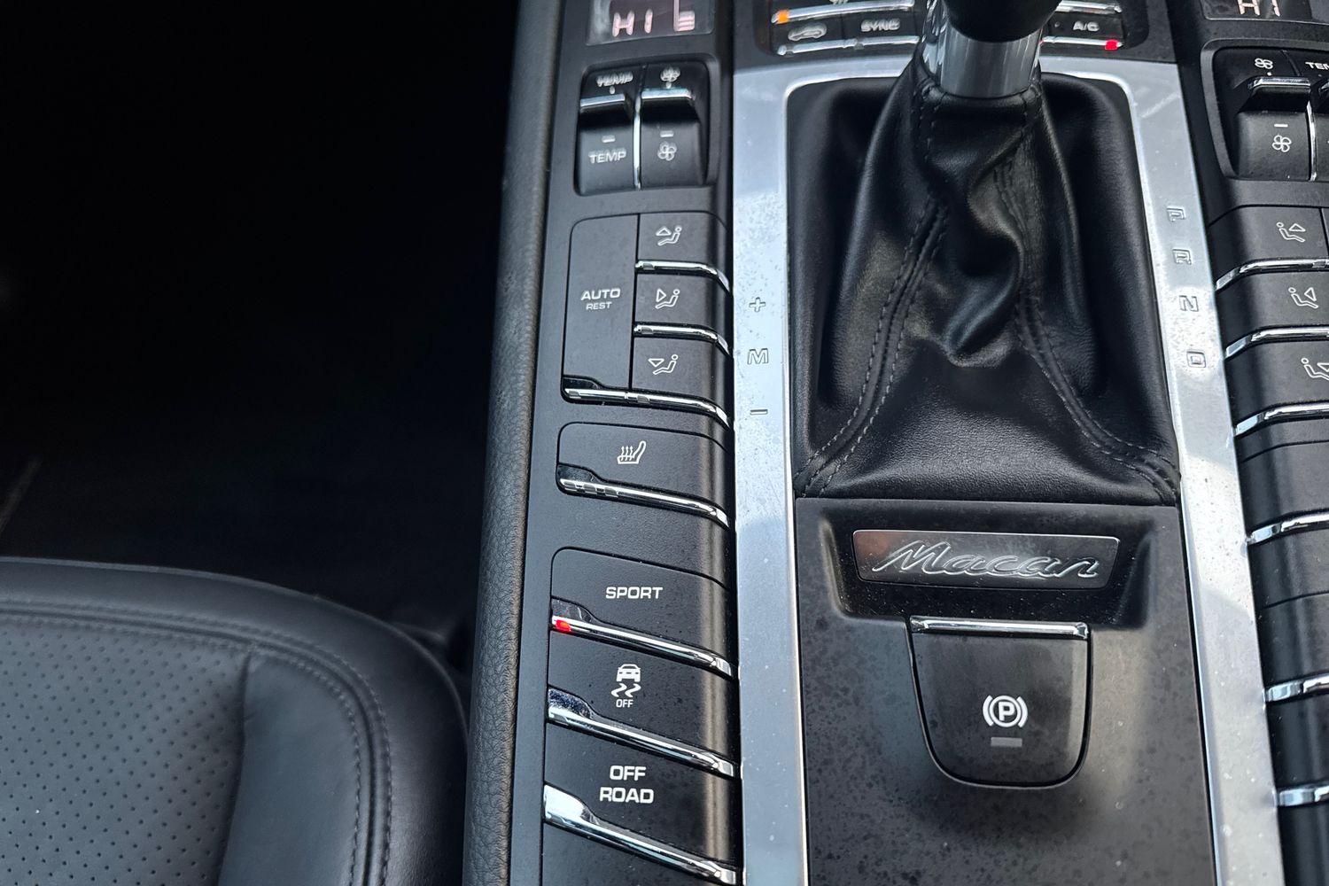 Used Porsche Macan 2021 for sale - 76664542: Photo 31