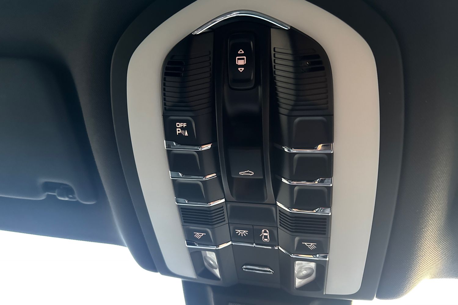 Used Porsche Macan 2021 for sale - 76664542: Photo 32