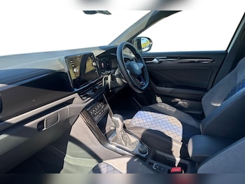 Used Volkswagen T-Roc 2023 for sale - 75763942: Photo