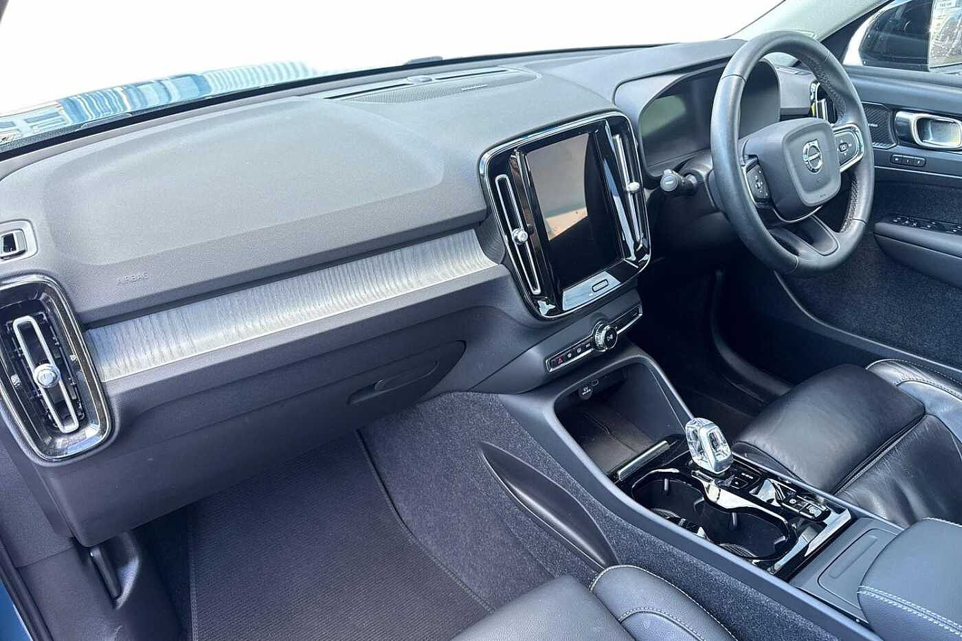 Used Volvo XC40 2022 for sale - 77449785: Photo 2