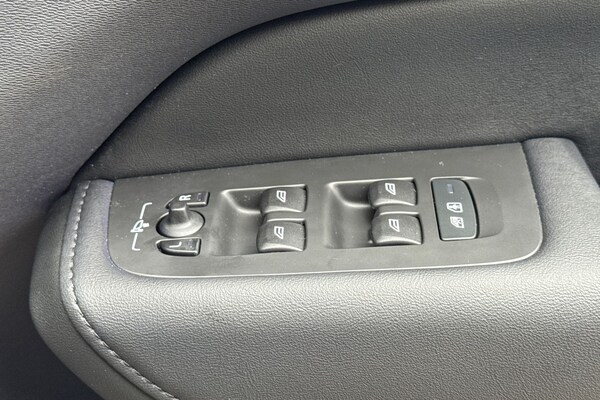 Used Volvo XC60 2024 for sale - 75558682: Photo 31