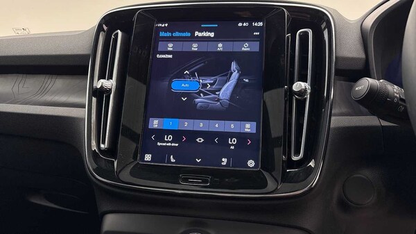 Used Volvo XC40 2022 for sale - 75641114: Photo 42