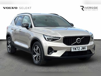 2022 - Plus, B4 AWD mild hybrid, Petrol, Dark 5-Door