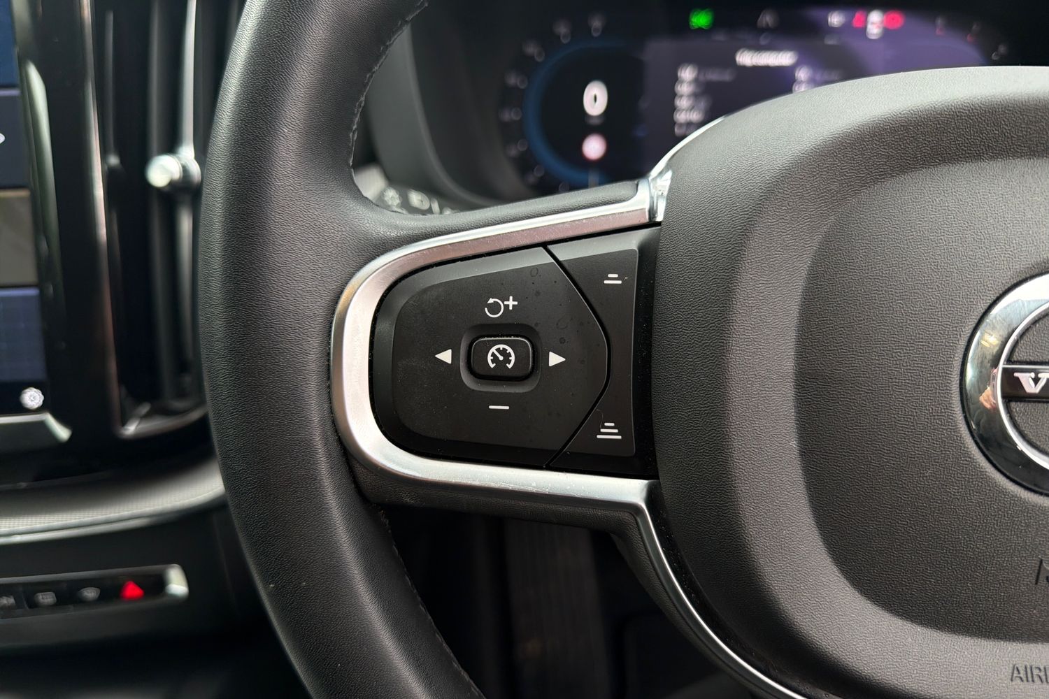 Used Volvo XC60 2022 for sale - 76415194: Photo 11