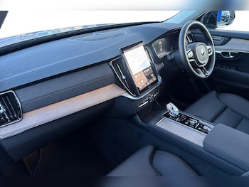 Used Volvo XC90 2025 for sale - 76796368: Photo