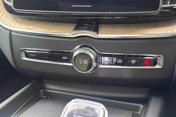 Used Volvo XC60 2025 for sale - 75467840: Photo 14
