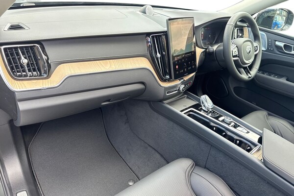 Used Volvo XC60 2025 for sale - 75467840: Photo 2