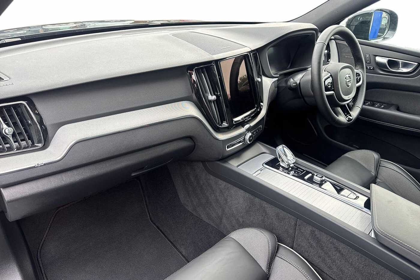 Used Volvo XC60 2025 for sale - 76834874: Photo 2