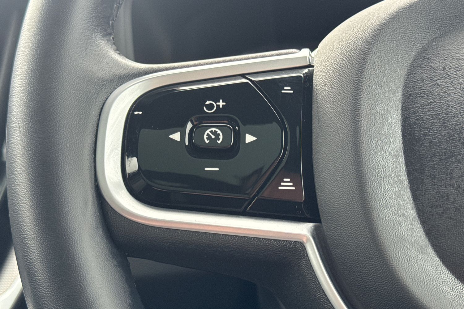 Used Volvo V60 2021 for sale - 76289855: Photo 11