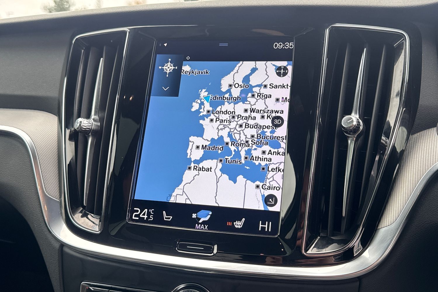 Used Volvo V60 2021 for sale - 76289855: Photo 15