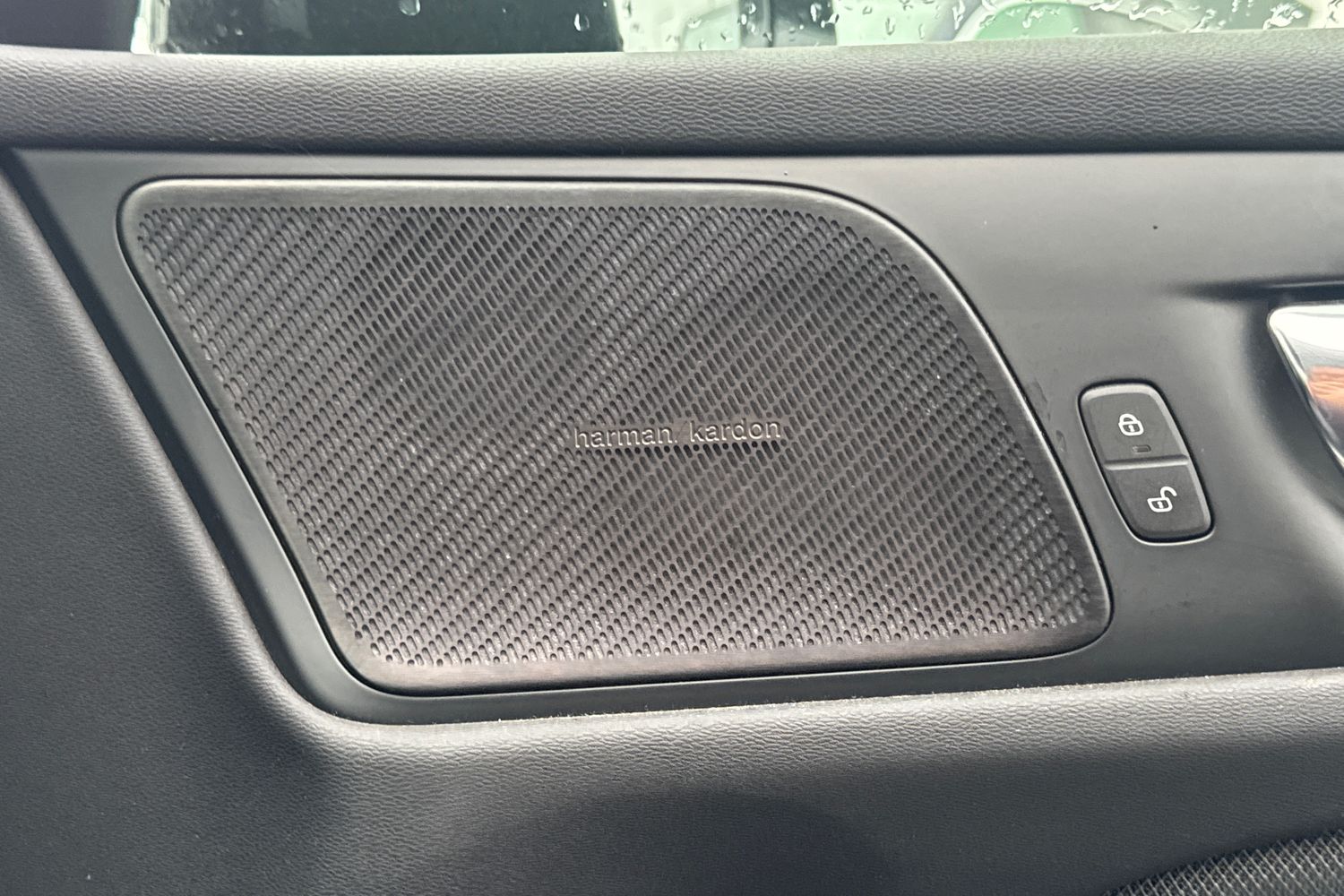 Used Volvo V60 2021 for sale - 76289855: Photo 37