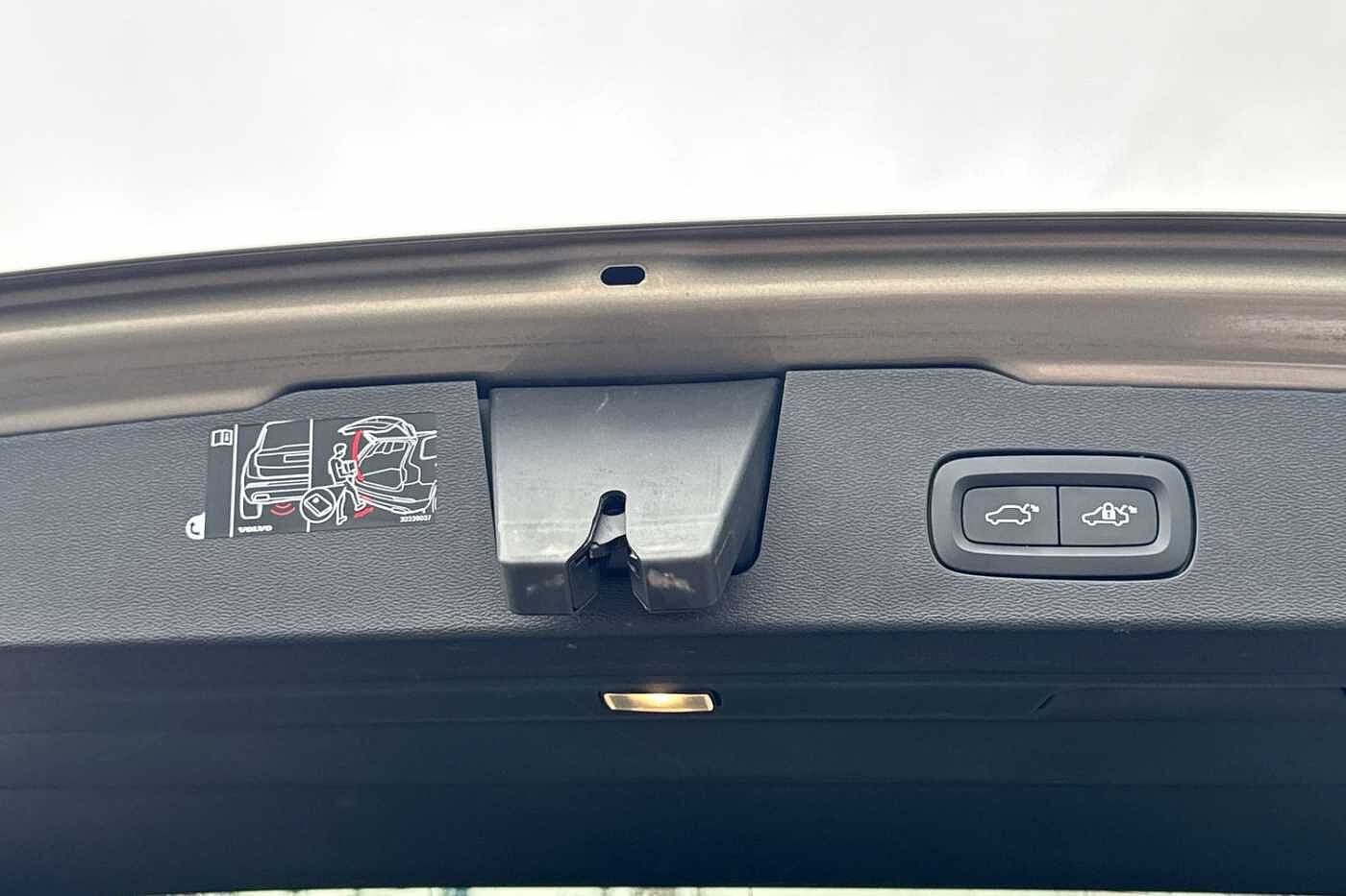 Used Volvo V60 2021 for sale - 76289855: Photo 38