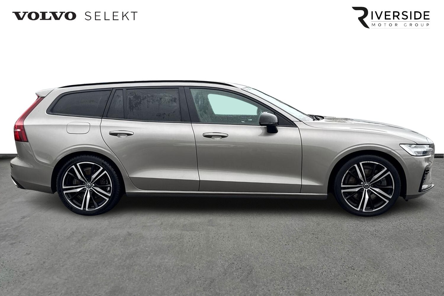 Used Volvo V60 2021 for sale - 76289855: Photo 4