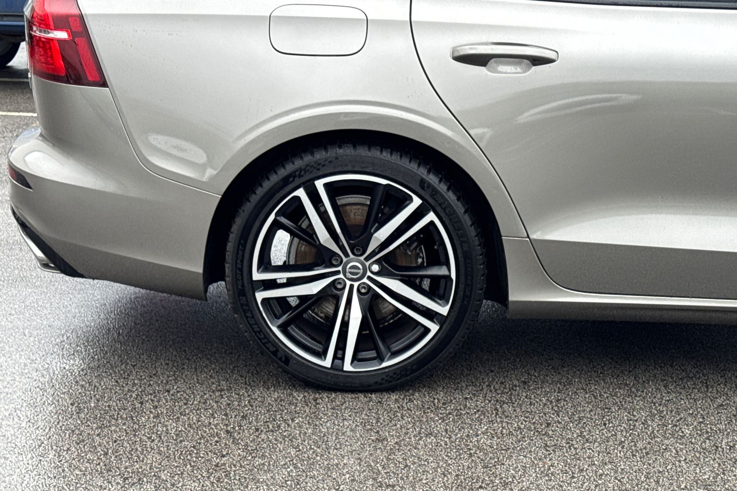 Used Volvo V60 2021 for sale - 76289855: Photo 5