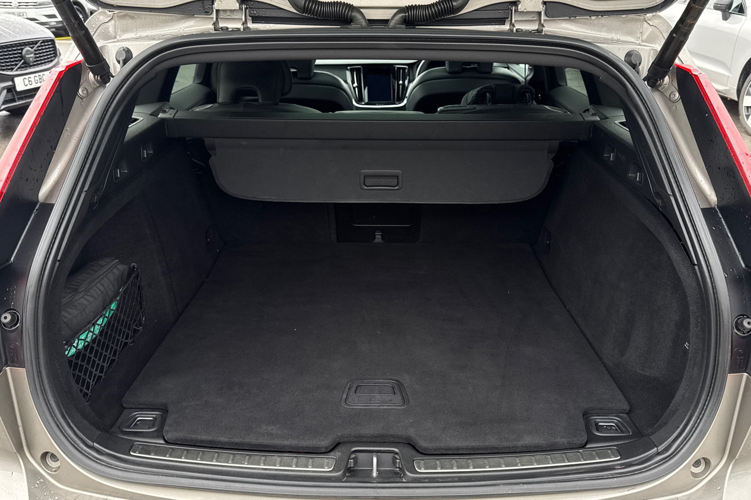 Used Volvo V60 2021 for sale - 76289855: Photo 8