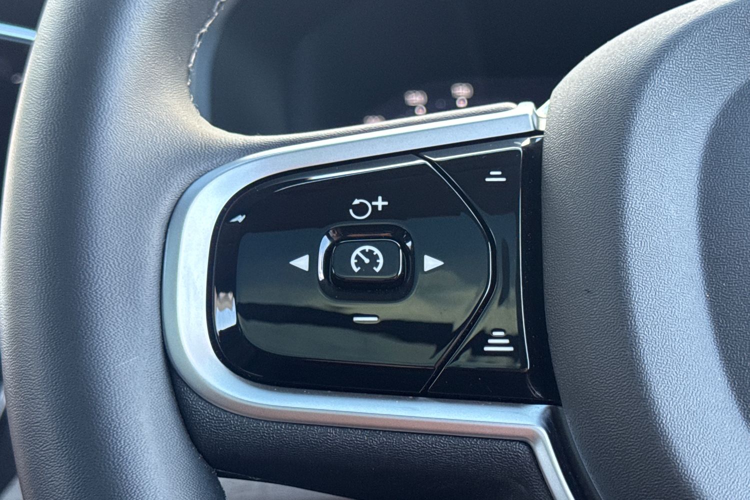 Used Volvo XC90 2025 for sale - 76652351: Photo 11