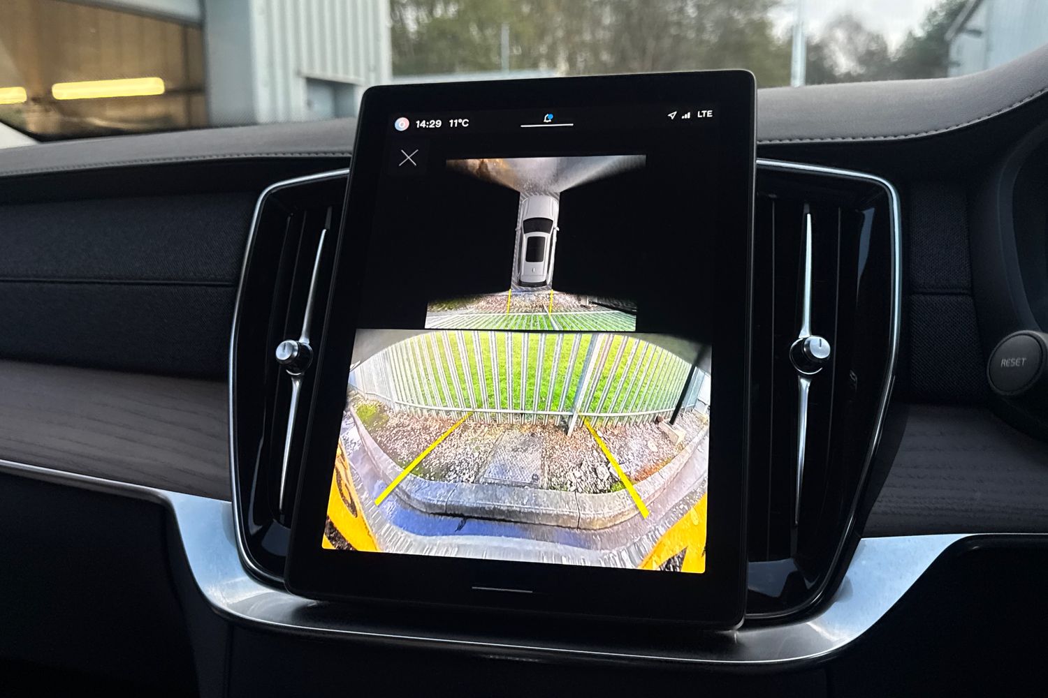 Used Volvo XC90 2025 for sale - 76652351: Photo 16