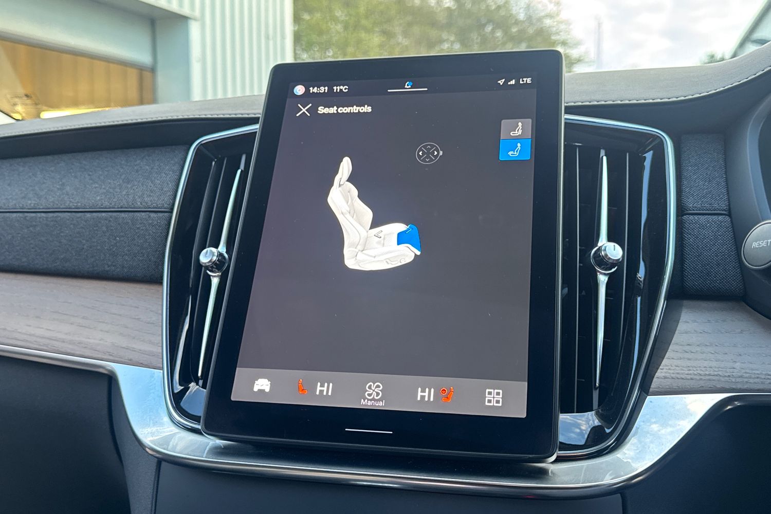 Used Volvo XC90 2025 for sale - 76652351: Photo 32