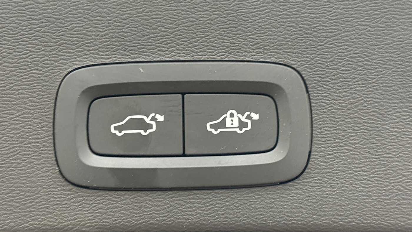 Used Volvo XC40 2025 for sale - 77848060: Photo 18