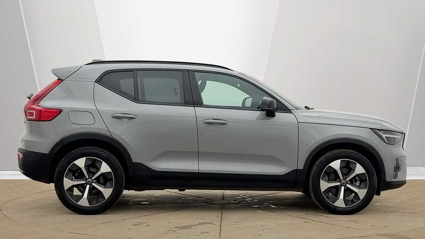 Used Volvo XC40 2025 for sale - 77848060: Photo 2