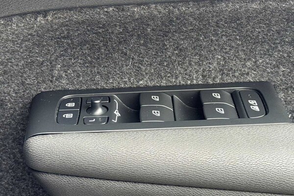 Used Volvo XC40 2024 for sale - 75467950: Photo 32
