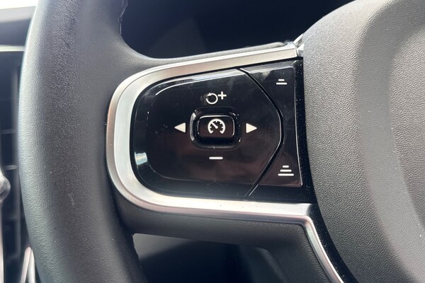 Used Volvo V60 2025 for sale - 75725983: Photo 11