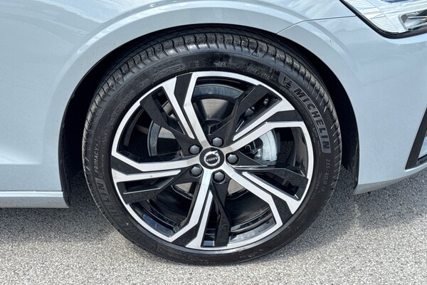 Used Volvo V60 2025 for sale - 75725983: Photo 5