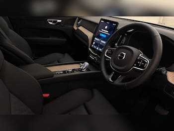 Used Volvo XC60 2025 for sale - 79595413: Photo