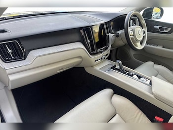 Used Volvo XC60 2023 for sale - 75467678: Photo