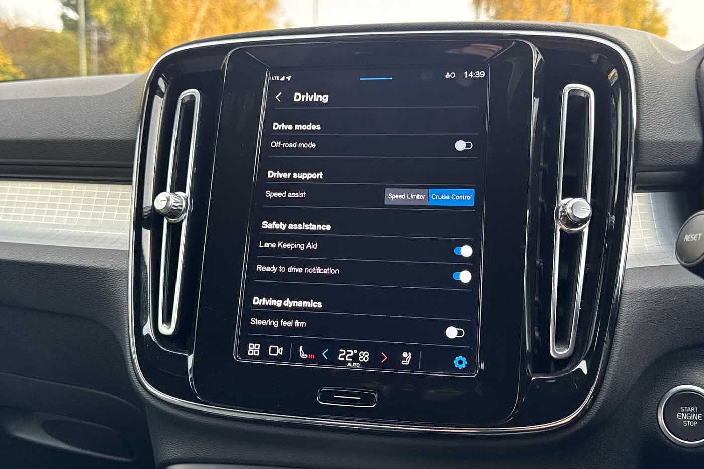 Used Volvo XC40 2022 for sale - 76302305: Photo 24