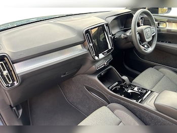 Used Volvo XC40 2022 for sale - 76302305: Photo