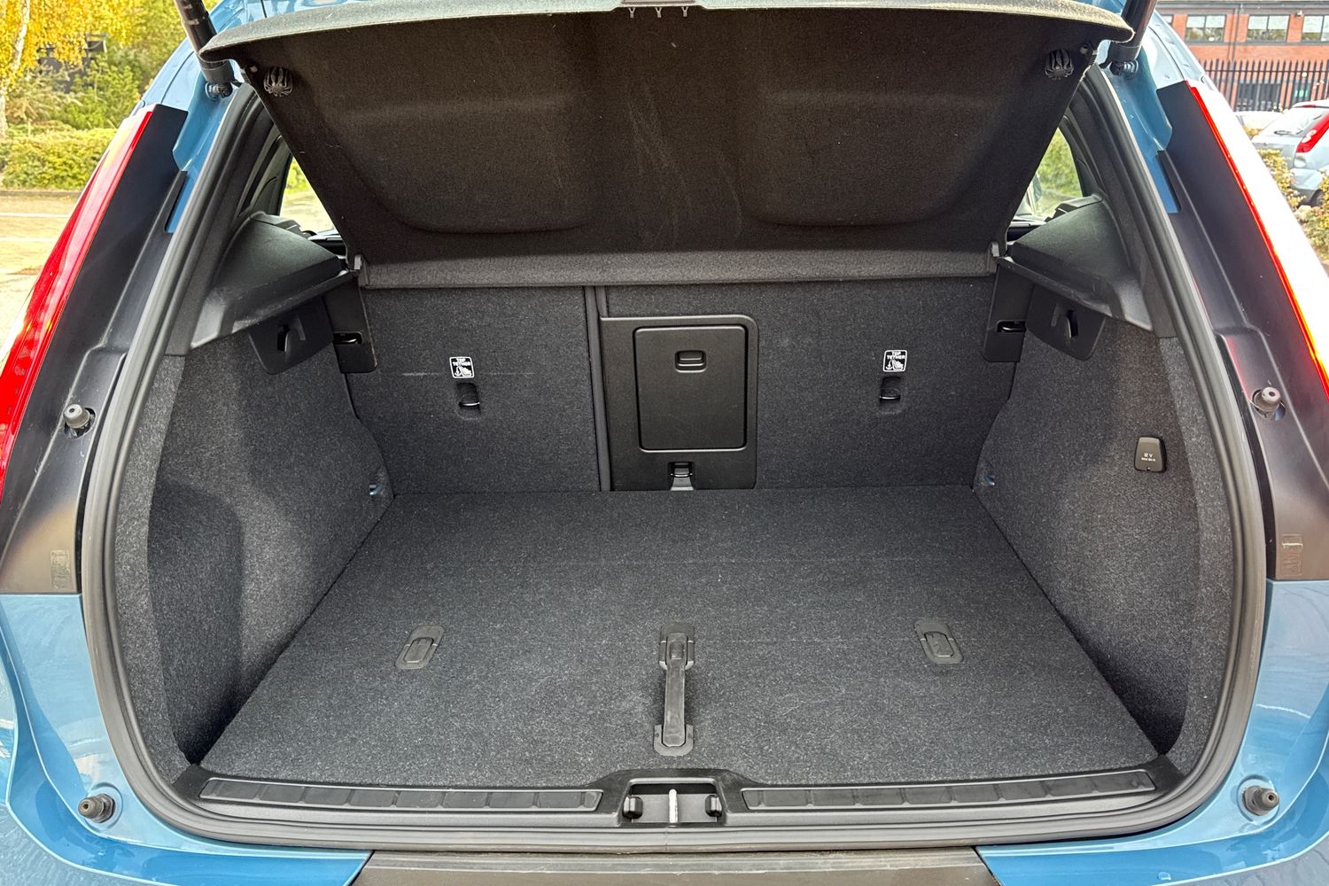 Used Volvo XC40 2022 for sale - 76302305: Photo 8