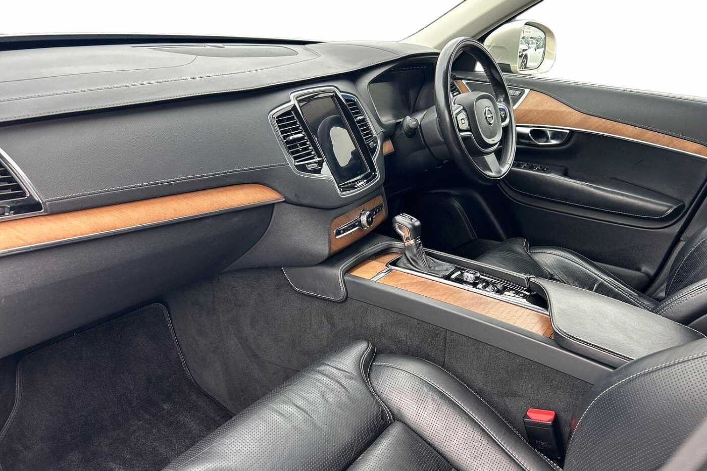 Used Volvo XC90 2018 for sale - 76130767: Photo 2