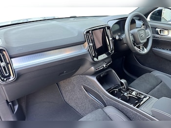Used Volvo XC40 2026 for sale - 79341748: Photo