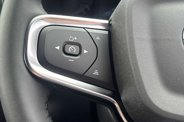 Used Volvo XC40 2025 for sale - 76221699: Photo 11